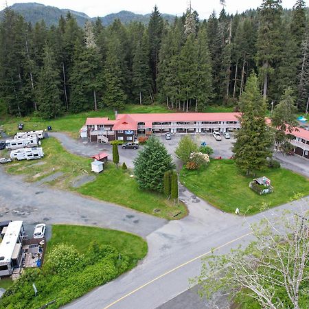 Pioneer Inn By The River Port Hardy Exterior photo